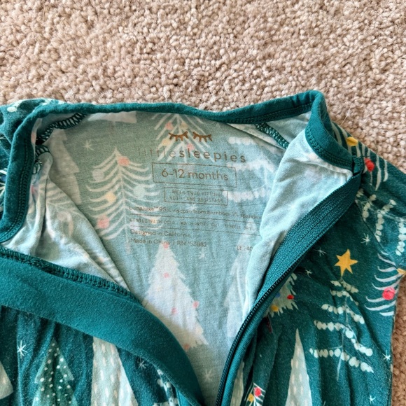 Little sleepies Christmas set 6-12 months - Picture 4 of 10